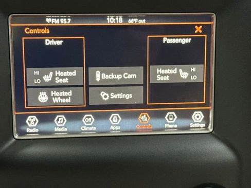 Used 2019 Jeep Grand Cherokee Laredo AWD/4WD image 5