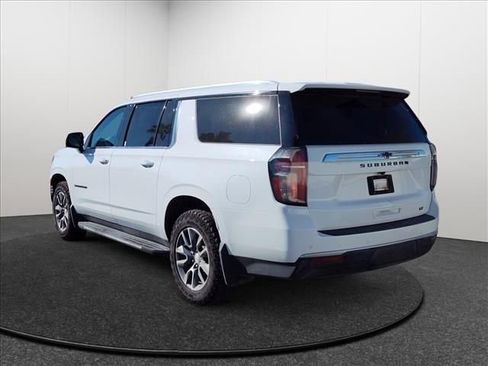 Used 2022 Chevrolet Suburban LT w/ LT Signature Package image 4
