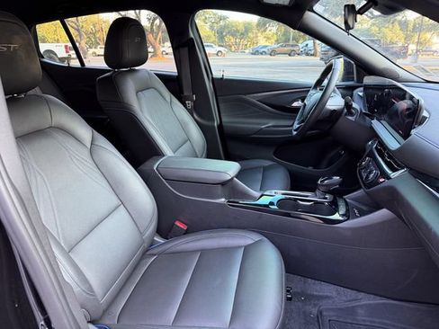 Used 2025 Buick Envista Sport Touring w/ Convenience I Package FWD image 15