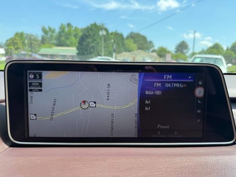 Used 2017 Lexus RX 450h AWD image 25