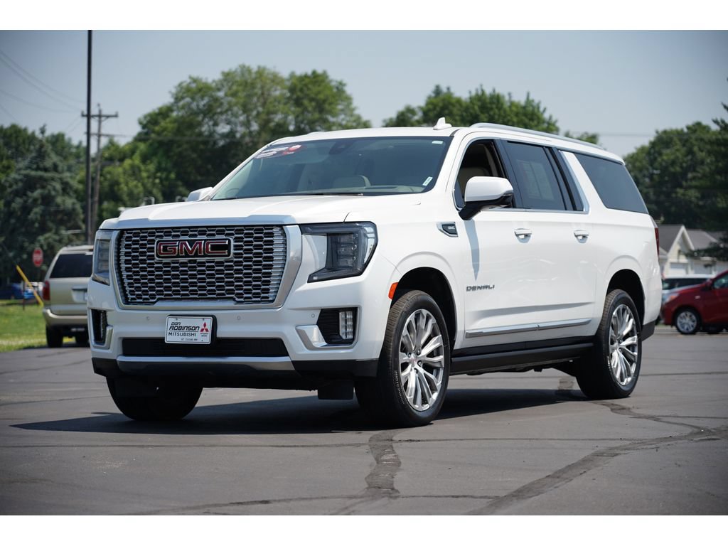 Used 2021 GMC Yukon XL Denali w/ Denali Premium Package AWD/4WD image 7