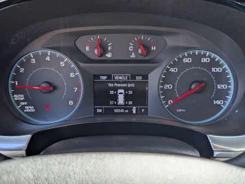 Used 2023 Chevrolet Traverse LS FWD image 17