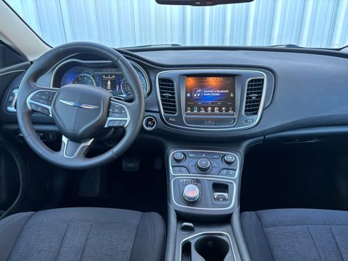 Used 2015 Chrysler 200 Limited w/ Convenience Group image 24