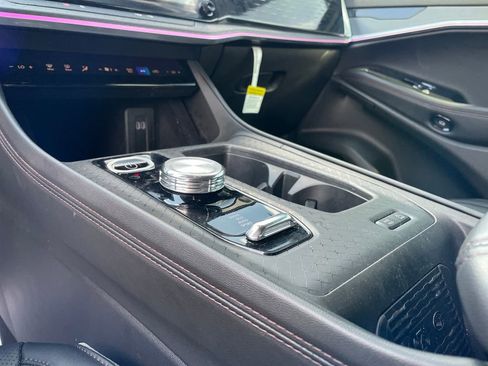 Used 2025 Jeep Wagoneer S Limited AWD/4WD image 21