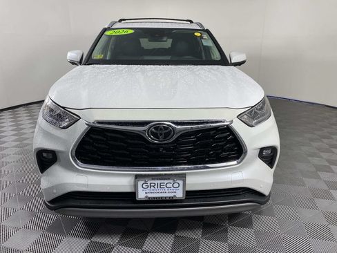 Used 2026 Toyota Highlander Platinum AWD/4WD image 3