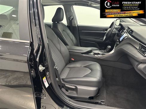 Used 2019 Toyota Camry SE w/ Convenience Package FWD image 46