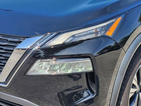 Certified 2023 Nissan Rogue SV FWD image 6
