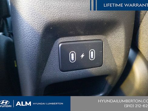 New 2026 Hyundai Venue SE FWD image 18