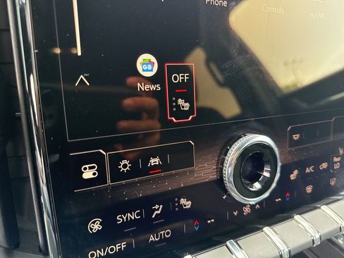 Used 2025 GMC Acadia Elevation image 23