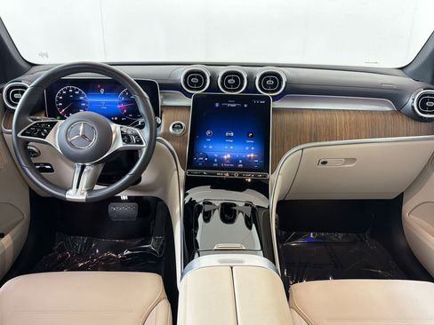 Used 2024 Mercedes-Benz GLC 300 image 16
