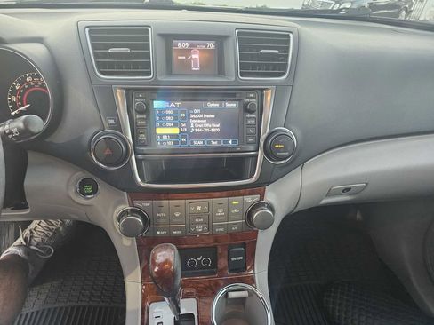 Used 2013 Toyota Highlander Limited image 10