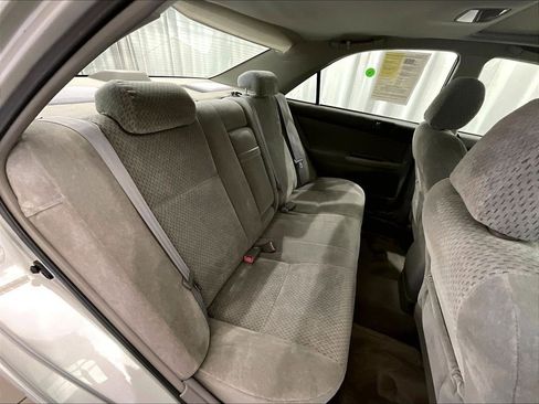 Used 2004 Toyota Camry LE FWD image 16
