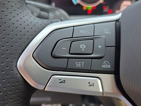 New 2026 Volkswagen Tiguan SE R-Line AWD/4WD image 25