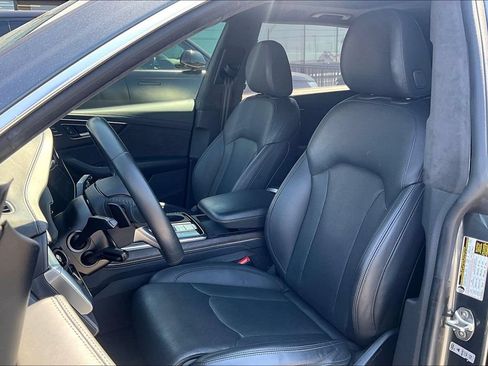 Used 2021 Audi Q8 Prestige w/ Prestige Package AWD/4WD image 34