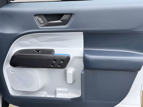 New 2025 Ford Maverick XLT w/ XLT Luxury Package image 27