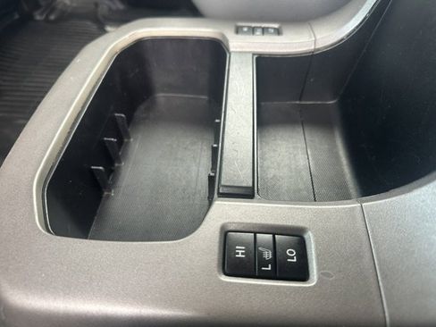 Used 2020 Toyota Sequoia Platinum RWD image 17