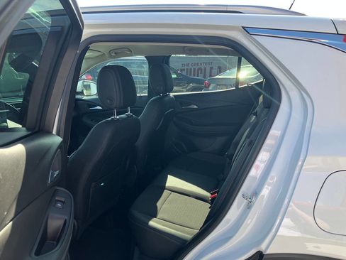 Used 2021 Buick Encore GX Select image 5