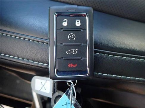 New 2026 Jeep Grand Cherokee Limited w/ Luxury Tech Group II AWD/4WD image 26