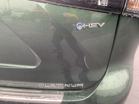 Used 2025 Toyota Highlander Platinum image 9