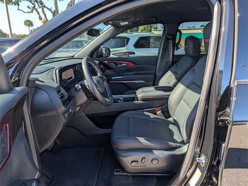 Certified 2025 Chevrolet Traverse Z71 w/ Driver Confidence Package image 4