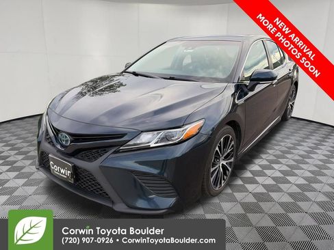 Used 2018 Toyota Camry SE w/ Audio Package FWD image 3