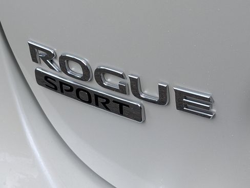 Certified 2022 Nissan Rogue Sport SL image 16