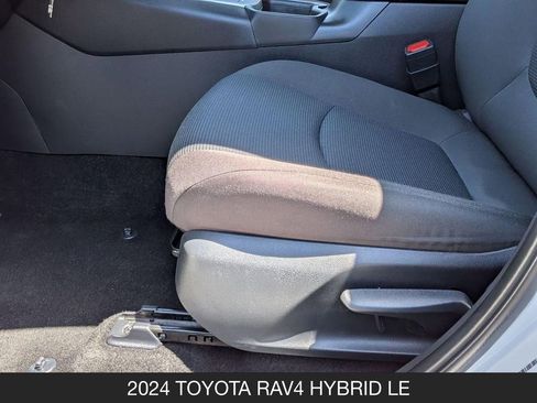 Used 2024 Toyota RAV4 LE AWD/4WD image 15