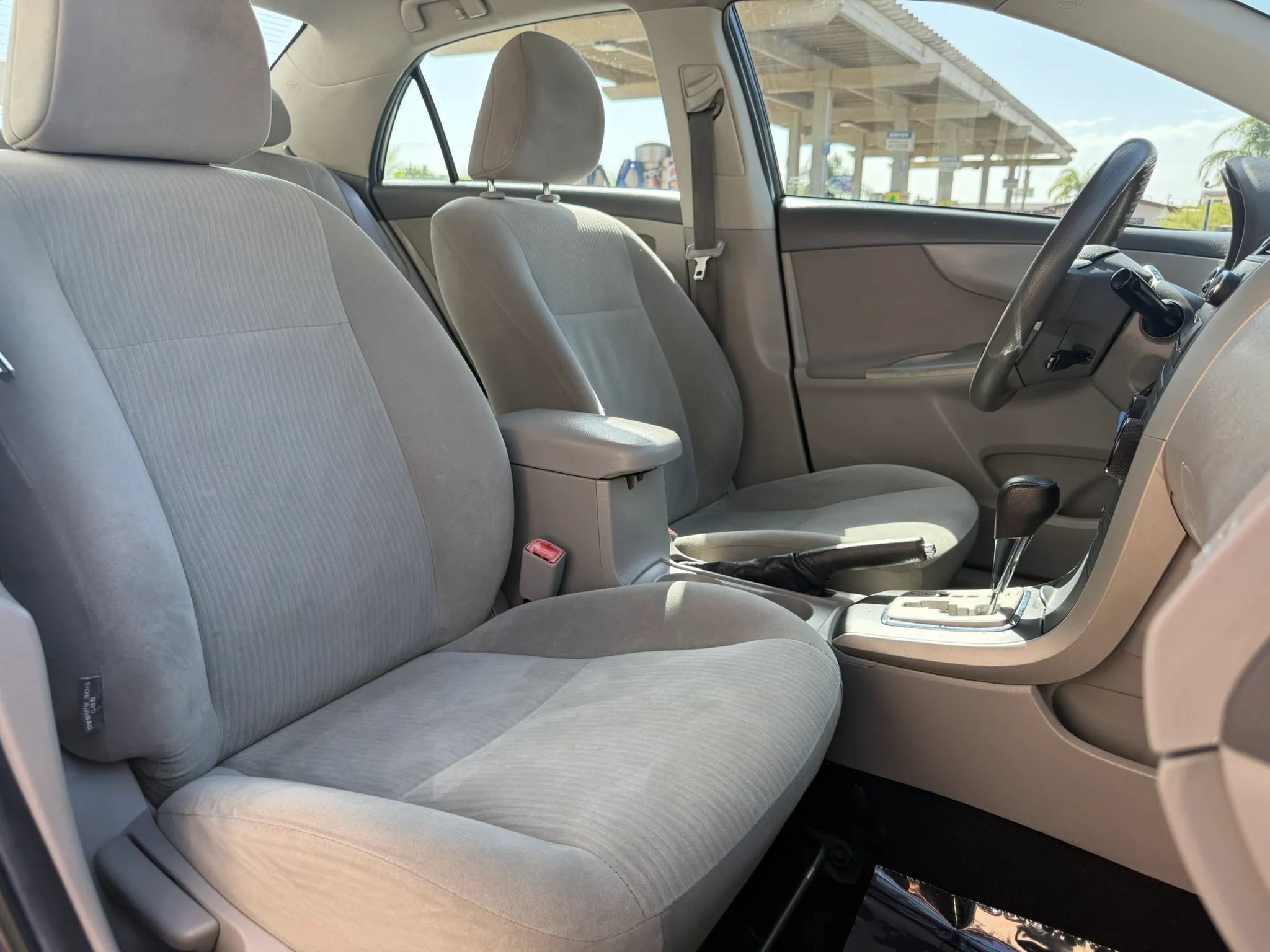 Used 2010 Toyota Corolla LE w/ All Weather Guard Pkg FWD image 17