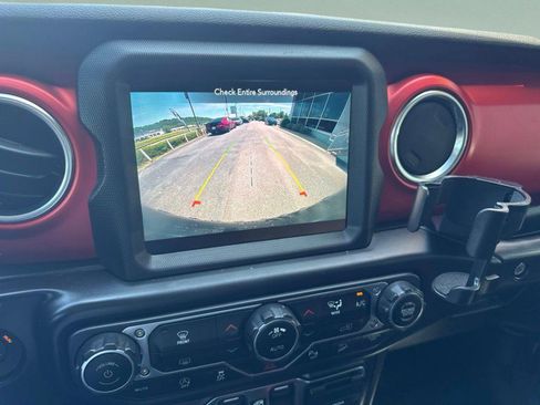 Used 2019 Jeep Wrangler Unlimited Rubicon AWD/4WD image 14