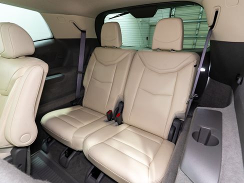 Used 2020 Cadillac XT6 Premium Luxury w/ LPO, Floor Liner Package AWD/4WD image 32
