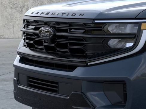 New 2026 Ford Expedition Platinum w/ Stealth Appearance Package AWD/4WD image 32