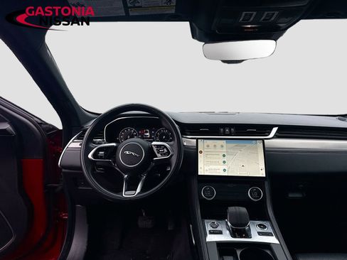 Used 2024 Jaguar F-PACE R-Dynamic S image 30