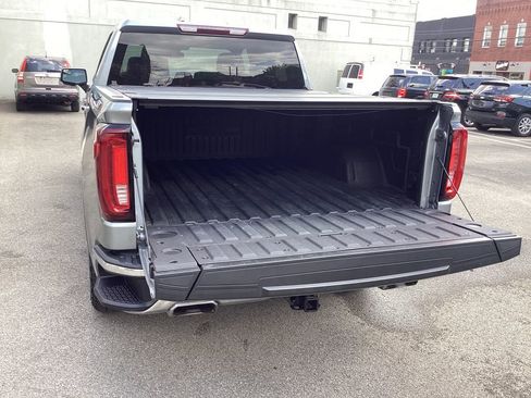 Used 2023 GMC Sierra 1500 SLT w/ SLT Premium Package AWD/4WD image 30