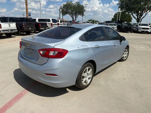 Used 2017 Chevrolet Cruze LS FWD image 3