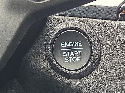 Used 2024 Ford Escape ST-Line w/ Cold Weather Package FWD image 19