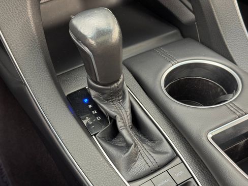 Used 2021 Toyota Avalon XSE image 28