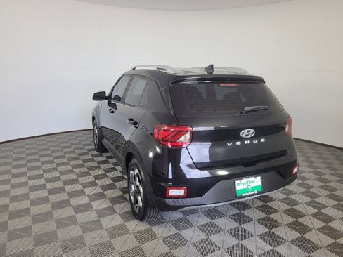 Used 2021 Hyundai Venue SEL w/ Premium Package FWD image 5