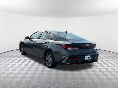 Used 2024 Hyundai Elantra SEL FWD image 7