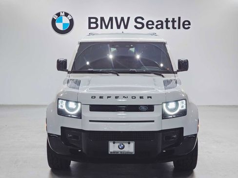 Used 2024 Land Rover Defender 130 X-Dynamic SE image 6