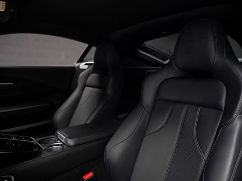 Used 2025 Aston Martin V8 Vantage Coupe RWD image 58