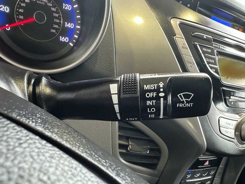 Used 2013 Hyundai Elantra Limited image 14