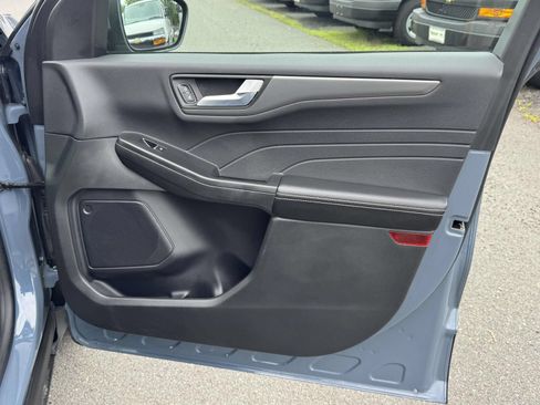 Used 2025 Ford Escape SE FWD image 26