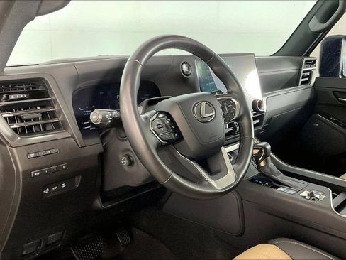 Used 2024 Lexus GX 550 AWD/4WD image 15