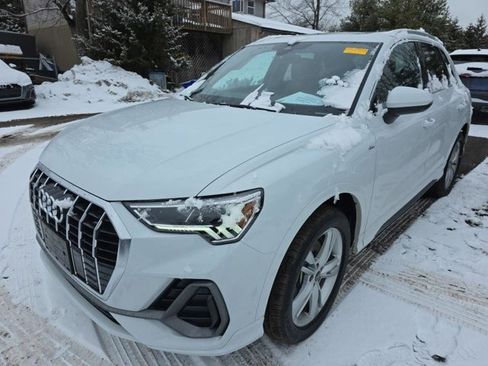 Used 2023 Audi Q3 2.0T Premium Plus w/ Premium Plus Package image 15