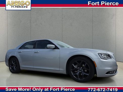Used 2023 Chrysler 300 S RWD image 1