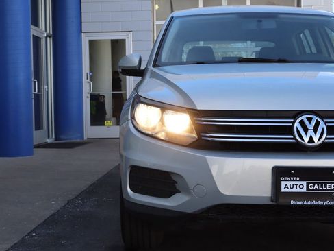 Used 2012 Volkswagen Tiguan S image 23
