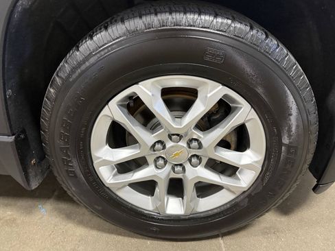 Used 2020 Chevrolet Traverse LT w/ LPO, Floor Liner Package AWD/4WD image 8