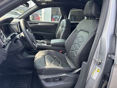 Used 2024 Volkswagen Atlas Cross Sport SE w/ Panoramic Sunroof Package image 10