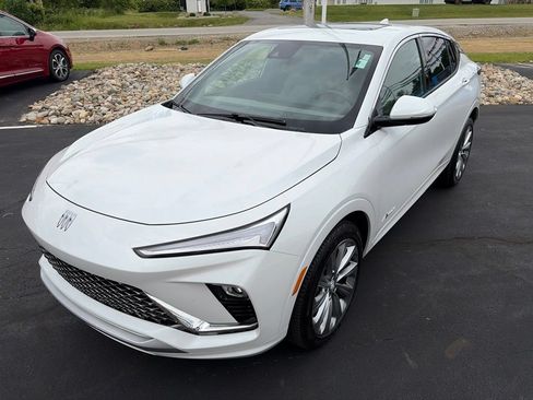 Used 2024 Buick Envista Avenir FWD image 2