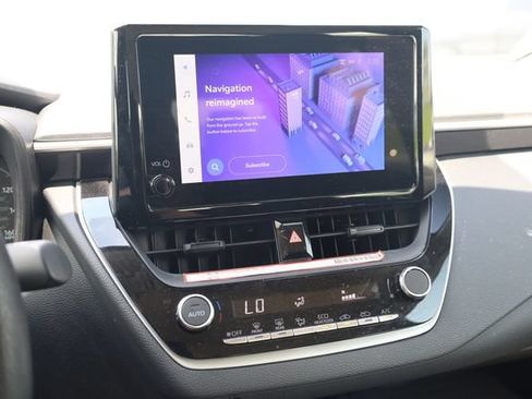 Used 2025 Toyota Corolla LE FWD image 17
